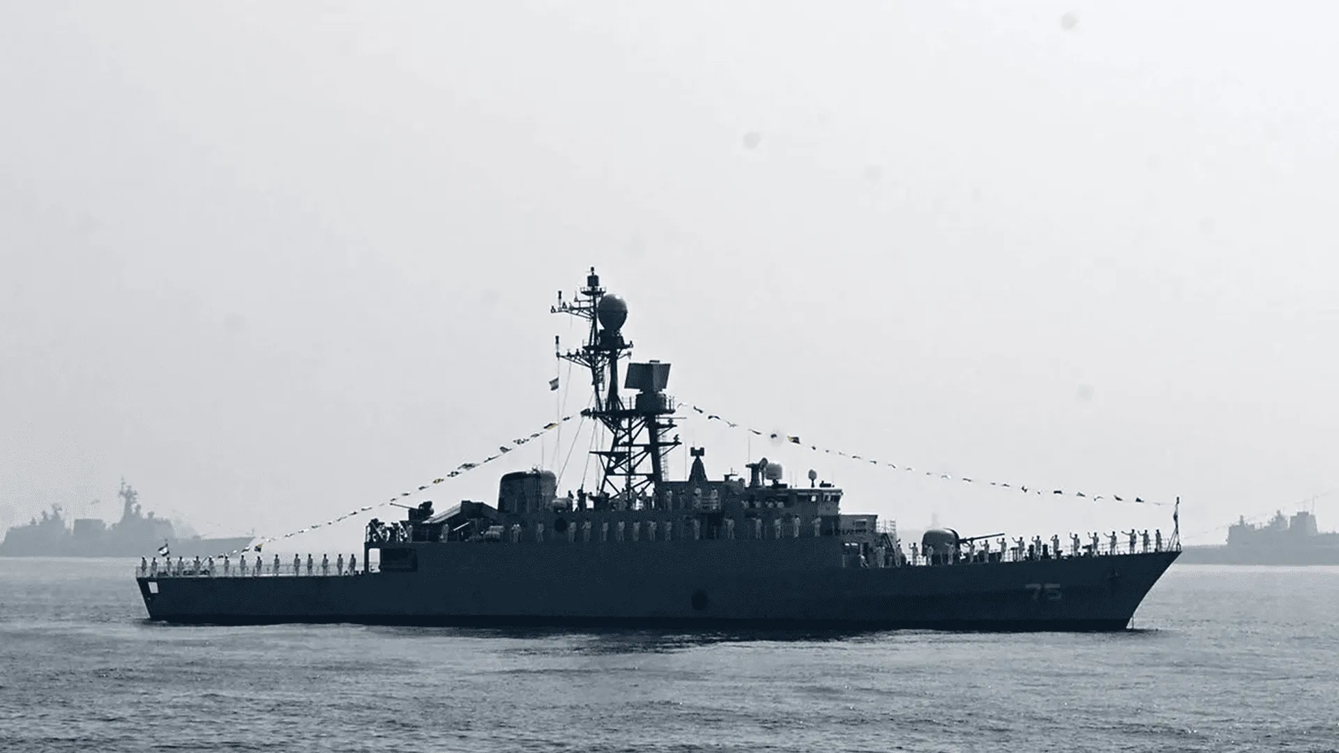 US Submarine Sinks Iranian Warship: What Is Happening in the Middle East Crisis Right Now